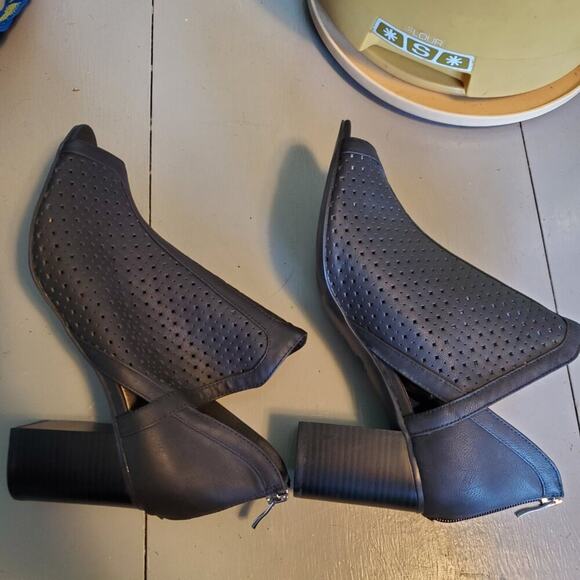 a.n.a black open toe caged faux leather heels women's size 9.5 - Picture 6 of 9